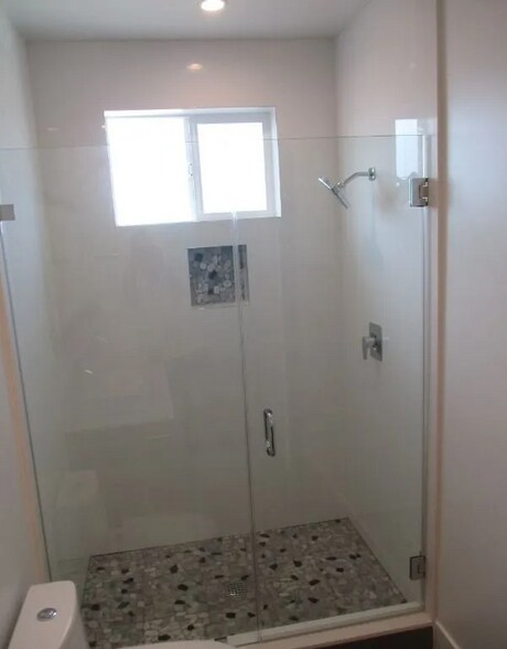 Building Photo - 1211 N Mariposa Ave