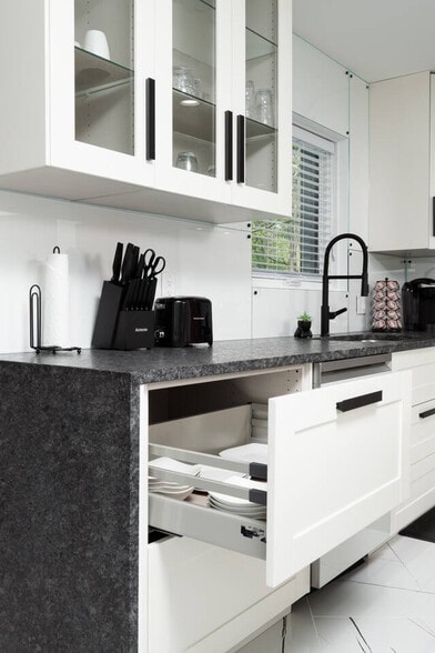 Building Photo - 4016 Eaton Dr