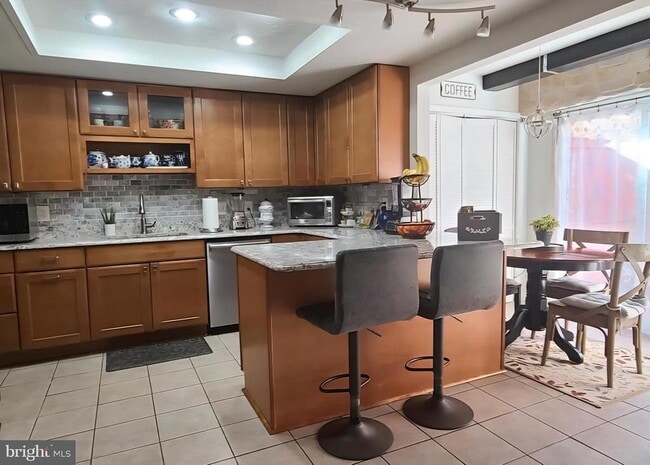 Building Photo - 24 Biscayne Pl