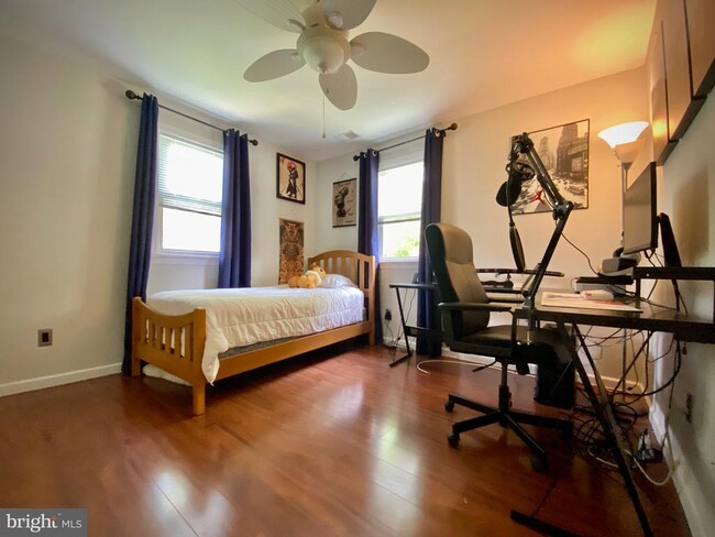 Building Photo - 99 Ivy Ave