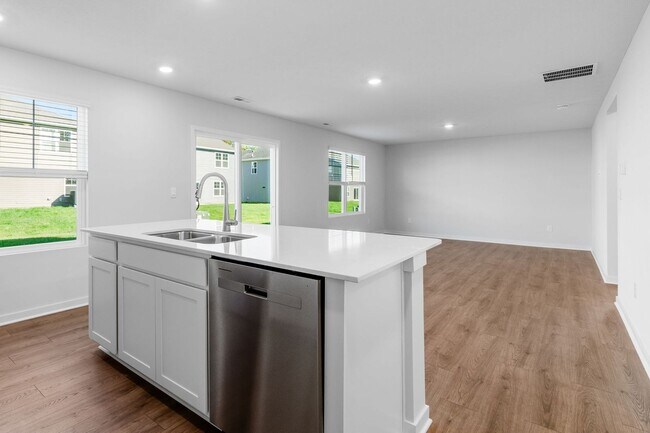 Building Photo - NEW Single Family Home in a Private Community!