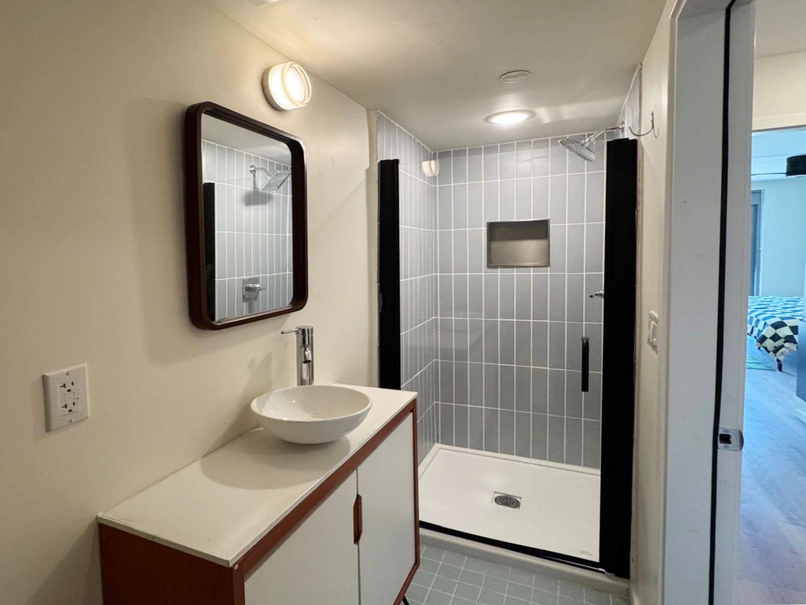 Building Photo - 4548 Huntington Dr S