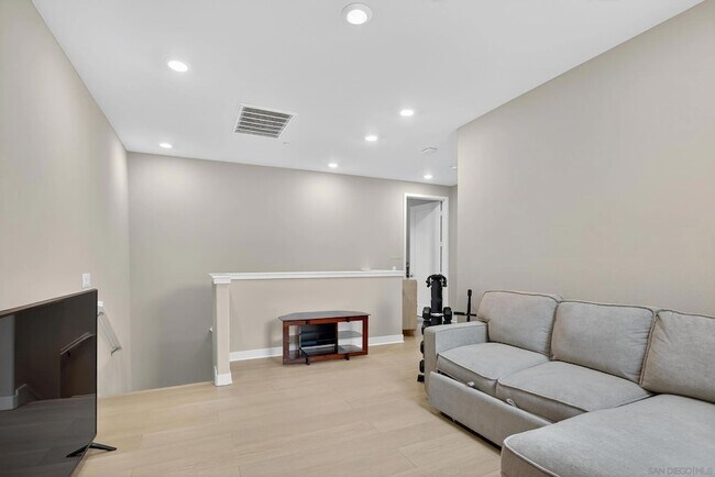 Building Photo - 1733 Artemisia Ct