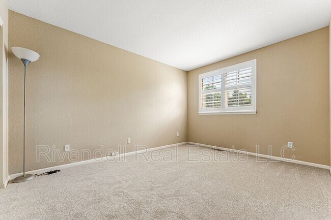 Building Photo - 1547 Spring Water Way