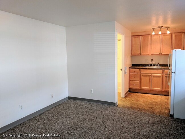 Living/Dining - 149 Summer St