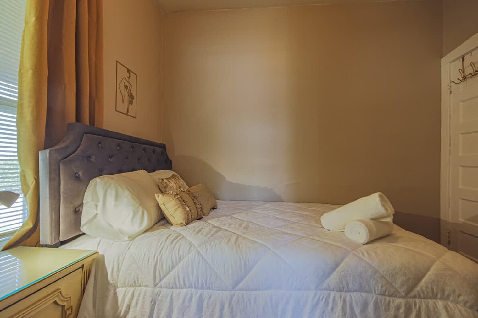 Building Photo - 839 Dunlop Ave