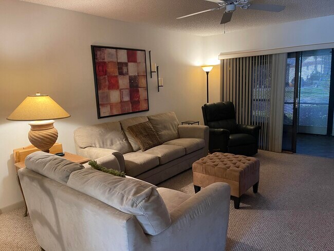 Building Photo - 1401 Pinecrest Cir