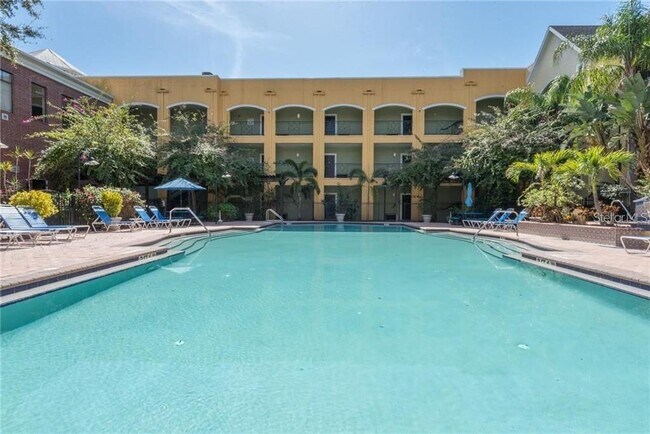 Building Photo - 1910 E Palm Ave