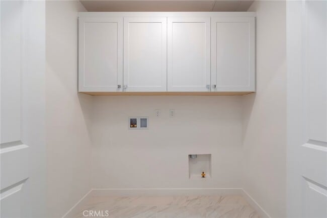Building Photo - 121 Baluster
