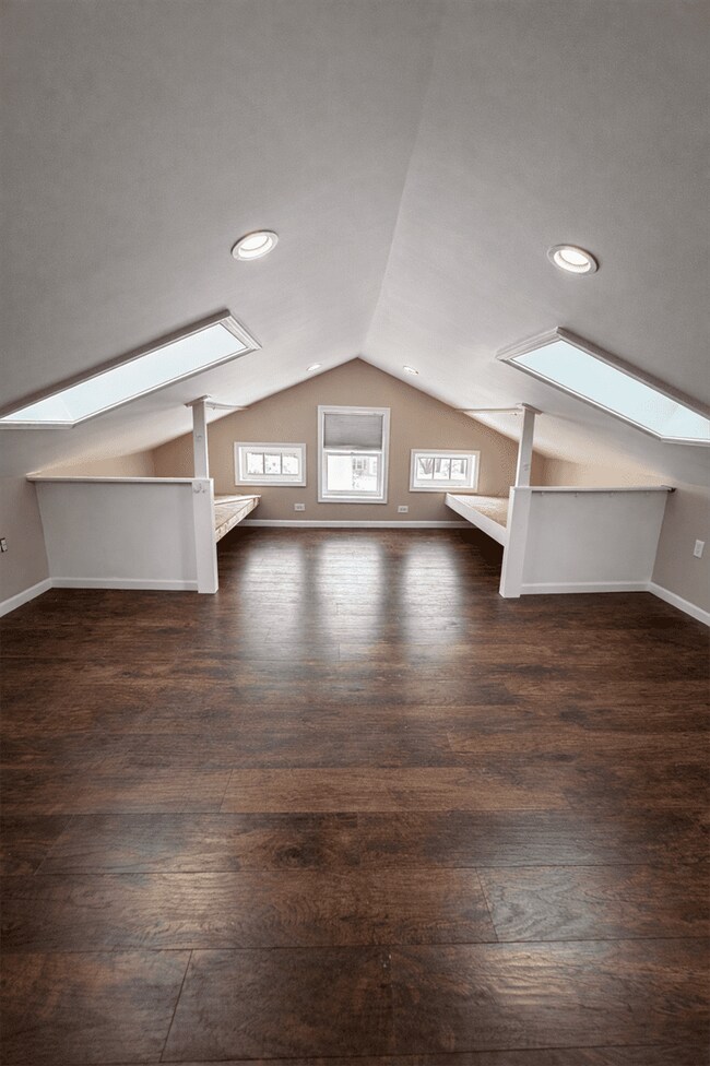 Building Photo - 4935 N Parma Rd