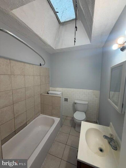 Building Photo - 6604 N Uber St