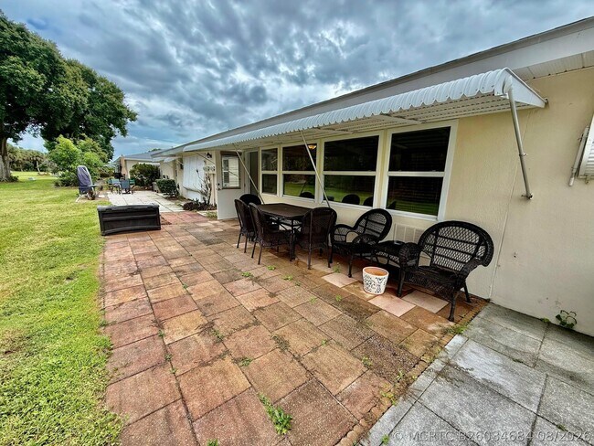 Building Photo - 916 Savannas Point Dr