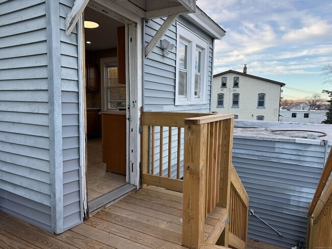 Building Photo - 1503 State St