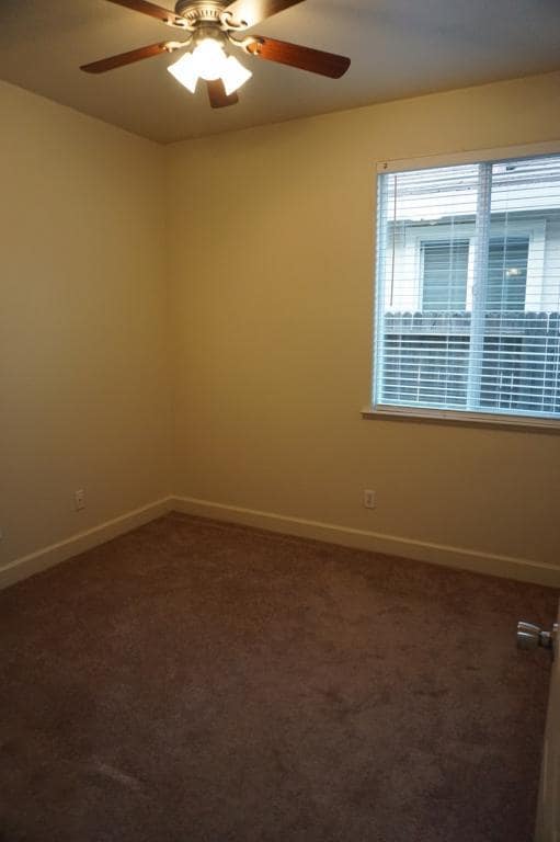 Building Photo - 424 Barclay Way