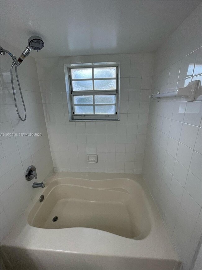 Building Photo - 4840 N State Rd 7