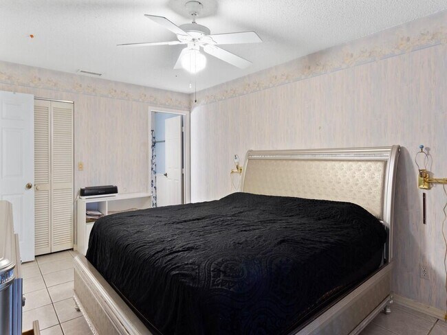 Building Photo - 1607 Laurel Leaf Ln