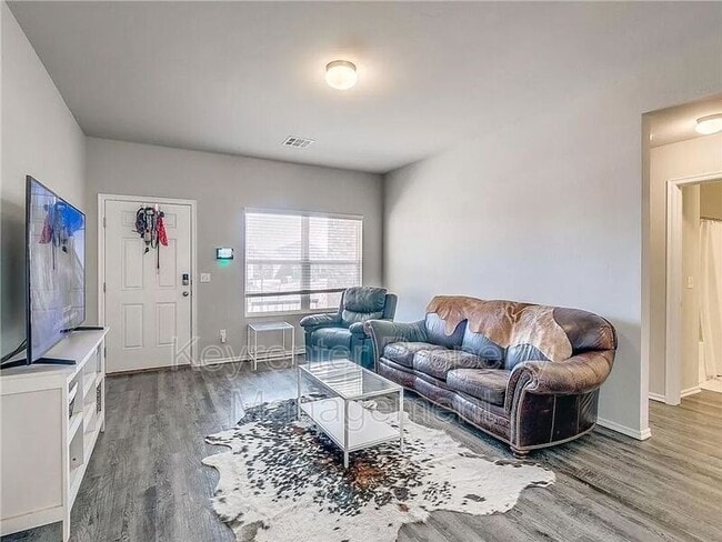 Building Photo - 805 Hallow Oak Ct