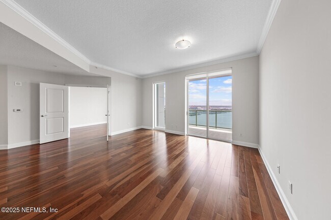 Building Photo - 1431 Riverplace Blvd