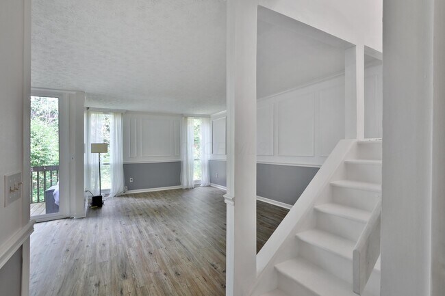 Building Photo - 4966 Wintersong Ln