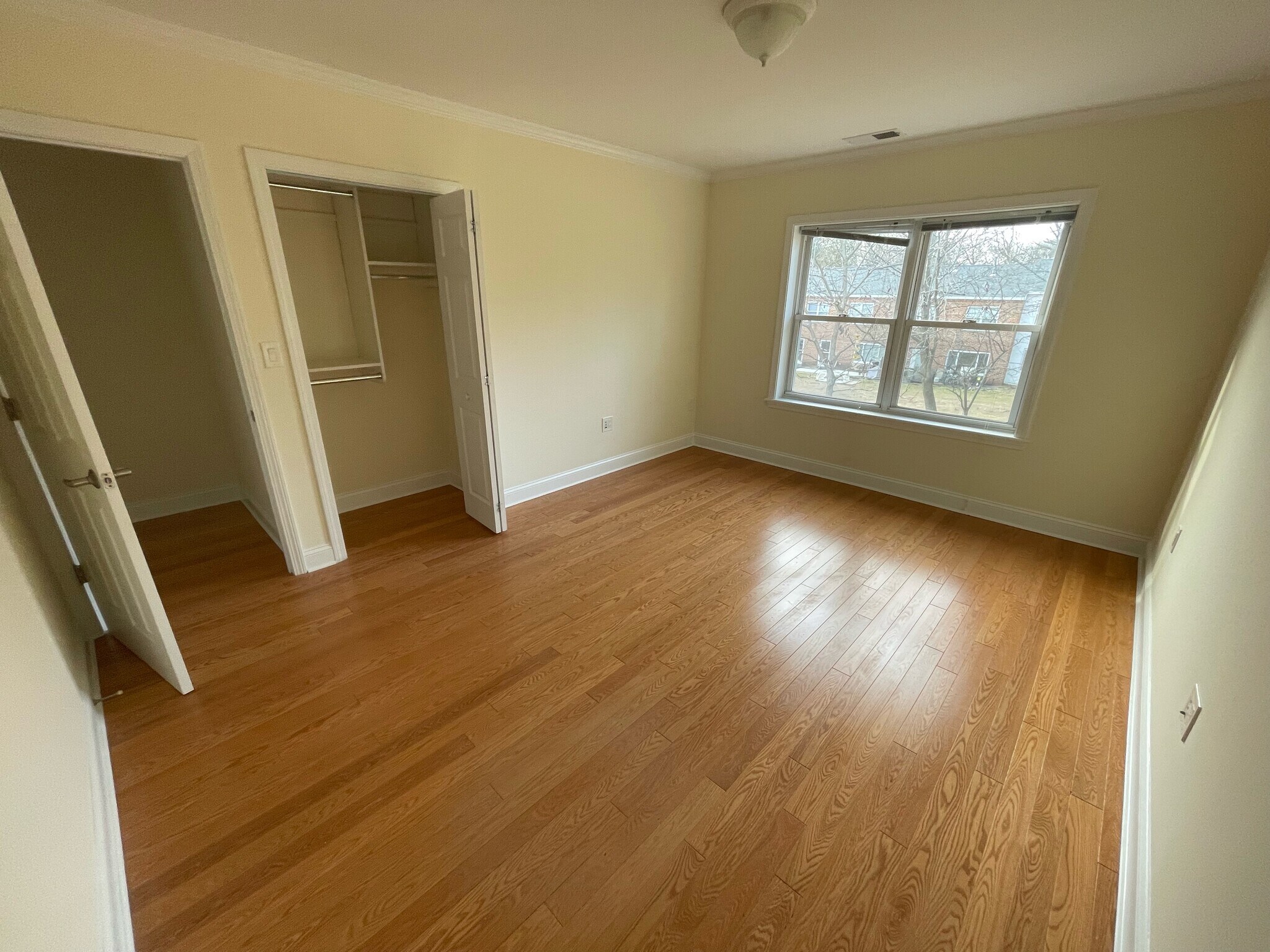 Building Photo - 302 Paine Ct