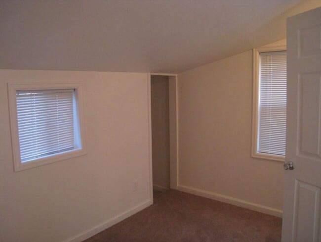 Building Photo - 2105 3rd Ave