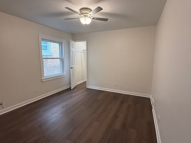Building Photo - 5822 W 64th Pl