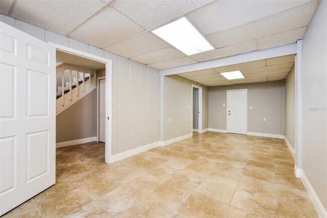 Building Photo - 8181 Albatross Rd