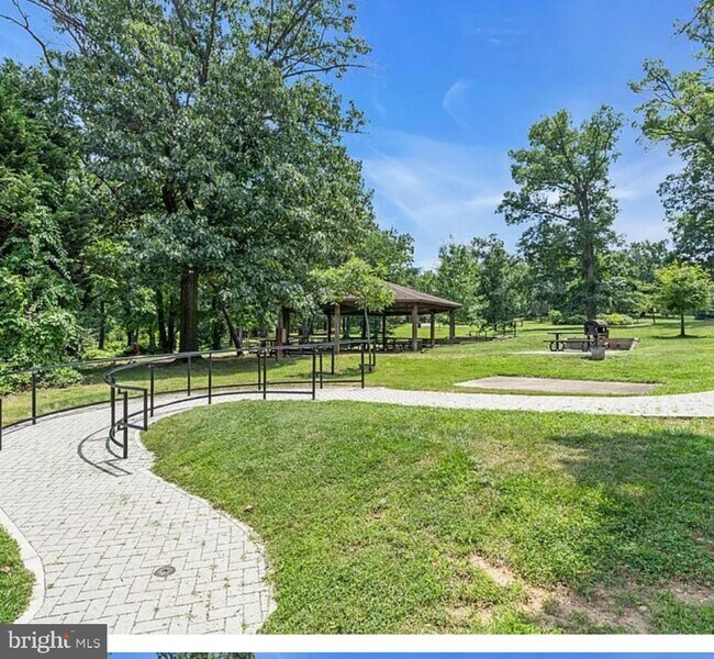 Building Photo - 2500 N Van Dorn St