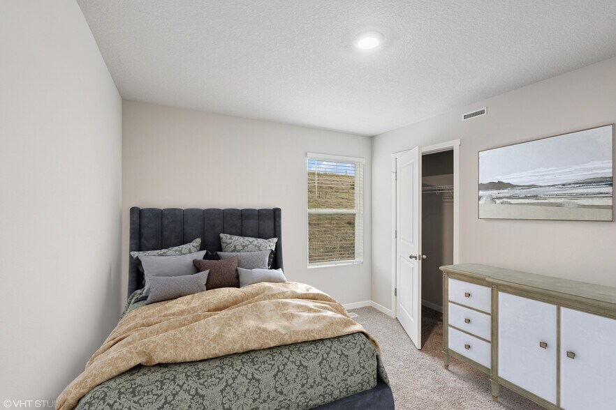 Building Photo - 356 Ember Dr