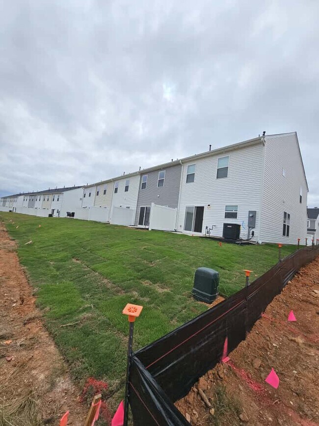 Building Photo - 136 Randwick Ln