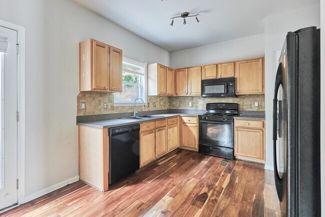 Building Photo - 4 bedroom house in Suwanee