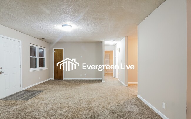 Building Photo - 541 Westchester Dr