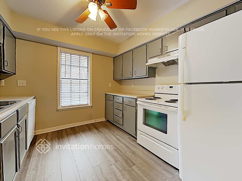 Building Photo - 708 Bryan St SE