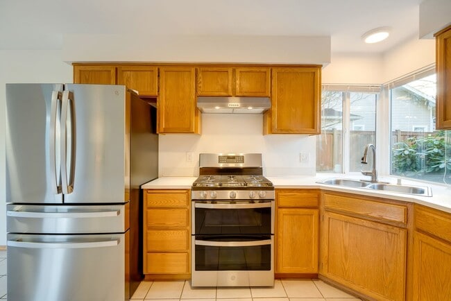 Building Photo - Modern Comfort in Silver Lake | 3-Bed, 2.5-Bath Home