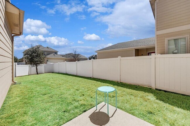 Building Photo - 712 Whitemarsh Dr