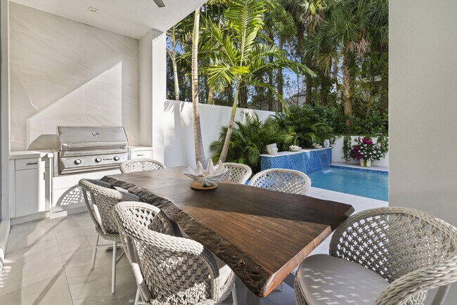 Building Photo - 402 Ocean One Ln