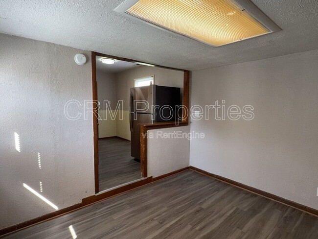 Building Photo - 1007 E North St