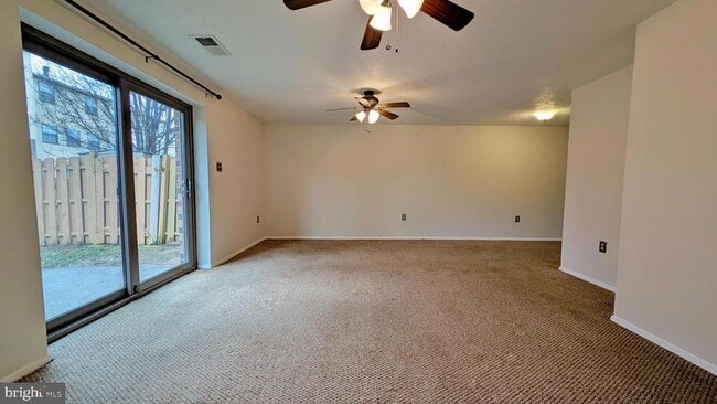 Building Photo - 33 Badger Gate Ct