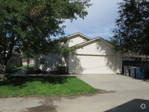 Building Photo - 2112 S Longmont Ave