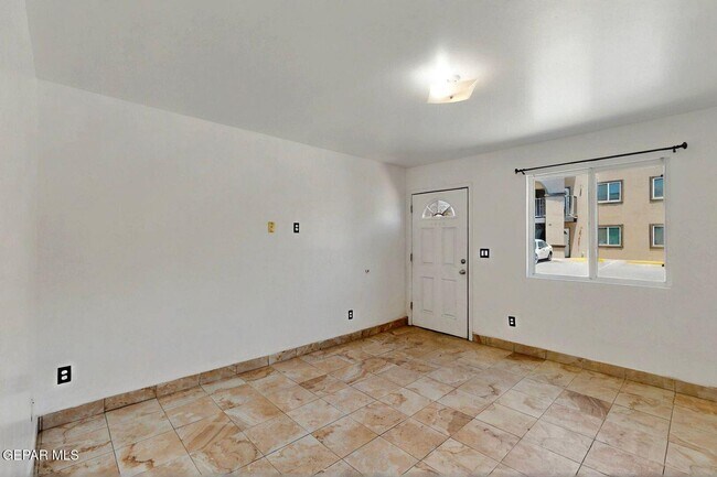 Building Photo - 540 N Yarbrough Dr