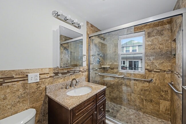 Building Photo - 7 Moraine St