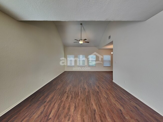 Building Photo - 412 Saddlehorn Way