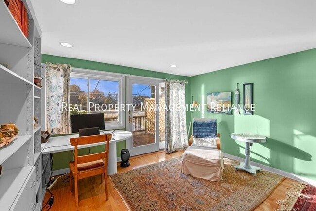 Building Photo - 19 Bayview Ave