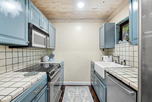 Building Photo - 226 Chilean Ave