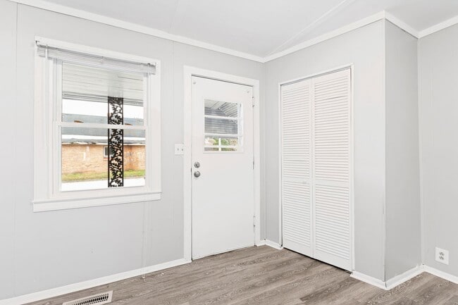 Building Photo - Charming 3BR Ranch Home Minutes from Downtown Smithfield!