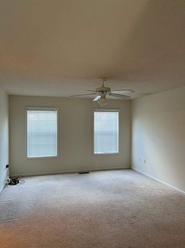 Building Photo - 162 N Spring View Dr
