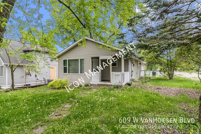 Building Photo - 609 W Van Hoesen Blvd