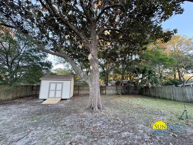 Building Photo - Beautiful 3 Bedroom Home in Fort Walton Be...