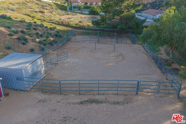 Building Photo - 35315 Glenwall St