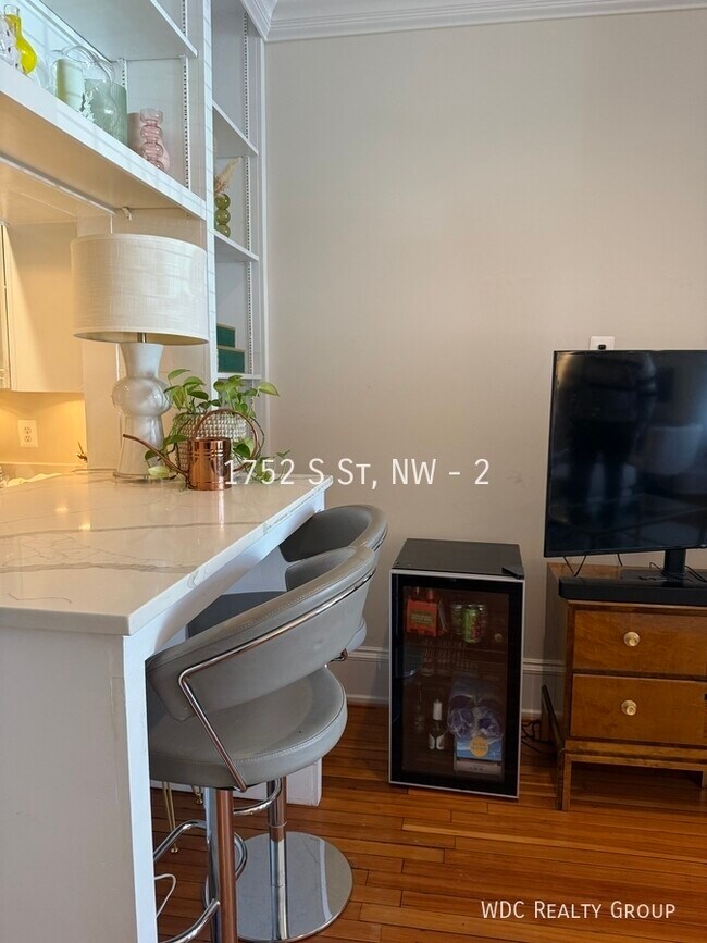 Building Photo - 1752 S St NW